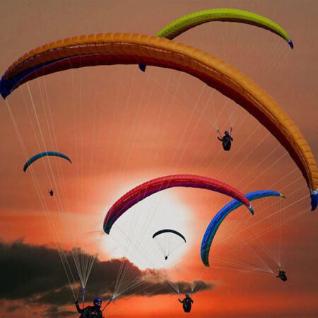 paragliding in manali evening