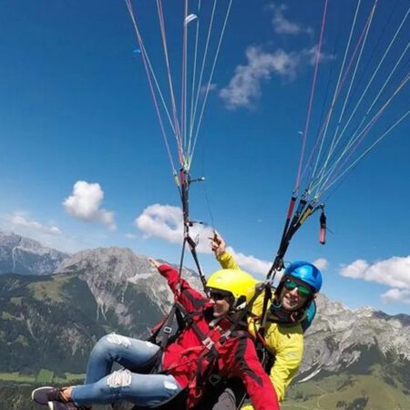 paragliding stunt in manali